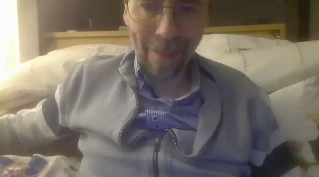 ptitcanard60600 online show from March 18, 2025, 9:32 pm