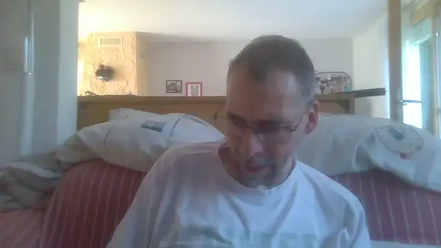 ptitcanard60600 online show from September 19, 2025, 1:56 pm