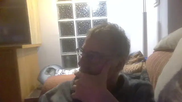 ptitcanard60600 online show from November 23, 2025, 11:37 pm