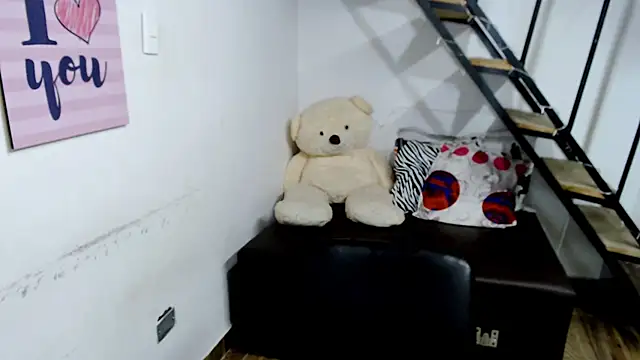 samantha baby  online show from January 14, 2025, 6:38 pm