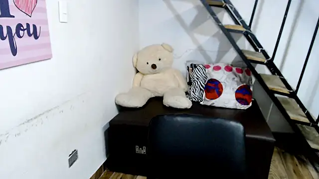 samantha baby  online show from January 17, 2025, 7:27 pm