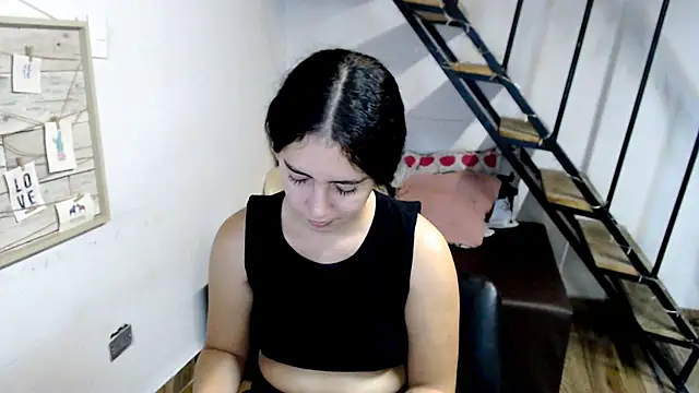 samantha baby  online show from March 6, 2025, 9:09 pm