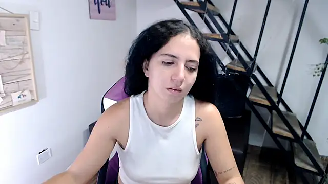 samantha baby  online show from December 5, 2025, 7:10 pm