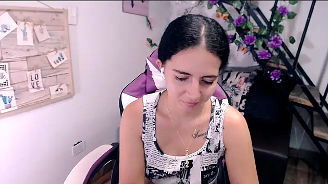 samantha baby  online show from May 12, 2026, 8:17 pm