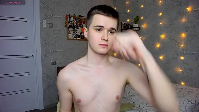 Snapshot of Mark_Bearcub chatting on February 15, 2026, 4:58 pm Mark Bearcub online show from February 15, 2026, 4:58 pm