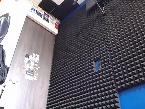 Snapshot of Curly_Angel24 chatting on February 10, 2026, 8:57 pm Curly Angel24 online show from February 10, 2026, 8:57 pm