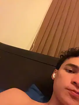 Snapshot of Curly_Angel24 chatting on March 12, 2026, 4:40 am Curly Angel24 online show from March 12, 2026, 4:40 am