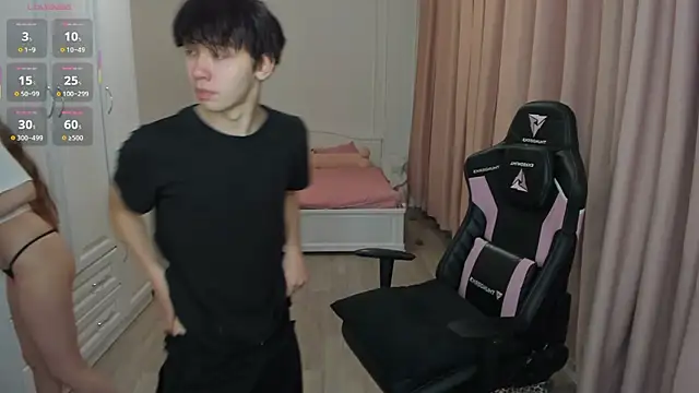 Snapshot of lil_cassie chatting on October 24, 2025, 4:42 am lil cassie online show from October 24, 2025, 4:42 am