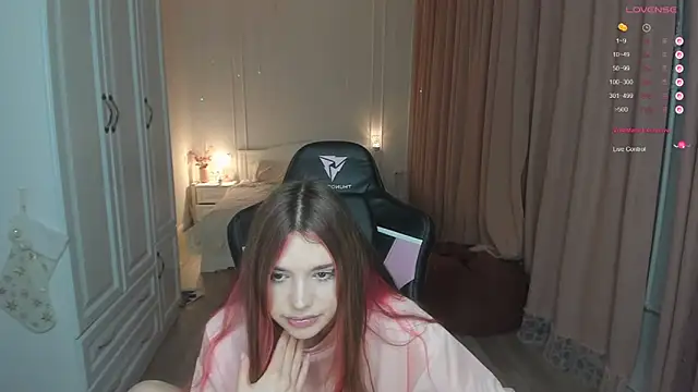 Snapshot of lil_cassie chatting on February 9, 2026, 6:34 pm lil cassie online show from February 9, 2026, 6:34 pm