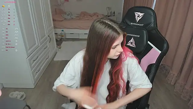 Snapshot of lil_cassie chatting on March 1, 2026, 9:33 am lil cassie online show from March 1, 2026, 9:33 am