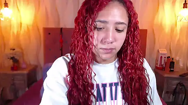 IsabelaLatina online show from January 7, 2026, 10:01 pm