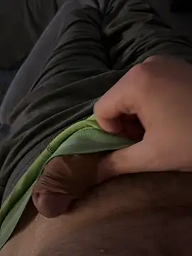 alieno27 online show from April 7, 2026, 7:36 pm