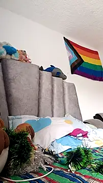 Charis 21 online show from November 11, 2025, 7:36 pm