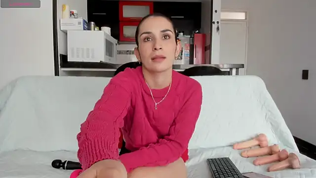 Layla Sia online show from June 10, 2026, 3:44 pm
