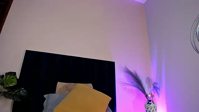 NoraDasilva online show from November 22, 2025, 1:15 am