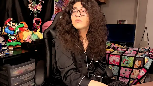 ShinyCherub online show from September 26, 2025, 6:17 am