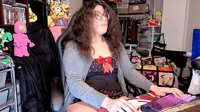 Snapshot of ShinyCherub chatting on June 18, 2026, 2:34 am ShinyCherub online show from June 18, 2026, 2:34 am