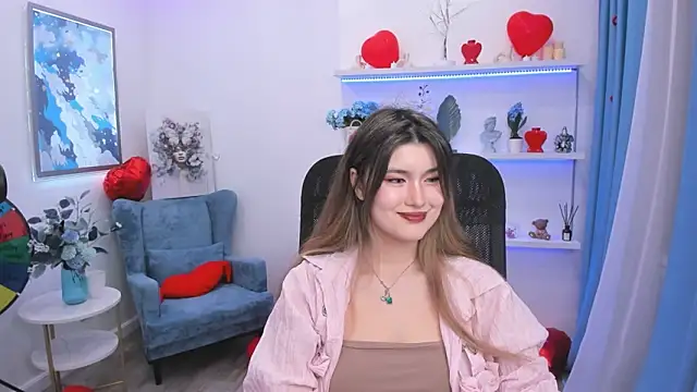 AnneTLi online show from February 10, 2026, 7:18 pm