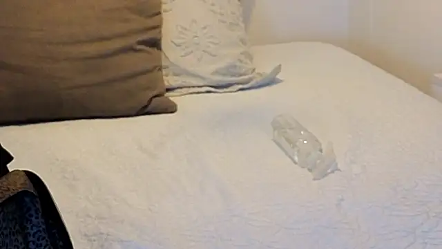 KeryHillson online show from February 12, 2026, 12:11 pm