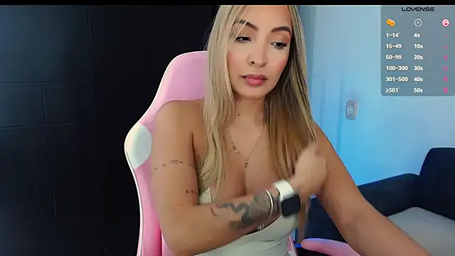 Snapshot of im_grecia chatting on October 22, 2025, 7:24 pm im grecia online show from October 22, 2025, 7:24 pm
