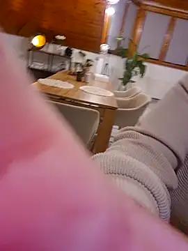 Isabellaa04 online show from February 3, 2025, 8:35 pm