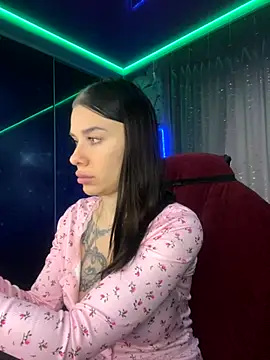 Queen of pain online show from November 26, 2025, 6:03 am