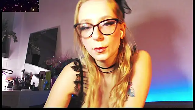 welliza online show from February 21, 2025, 2:39 am