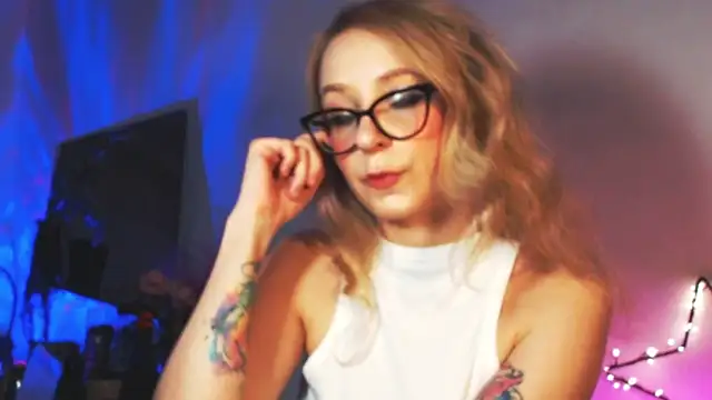 welliza online show from March 22, 2025, 11:20 pm