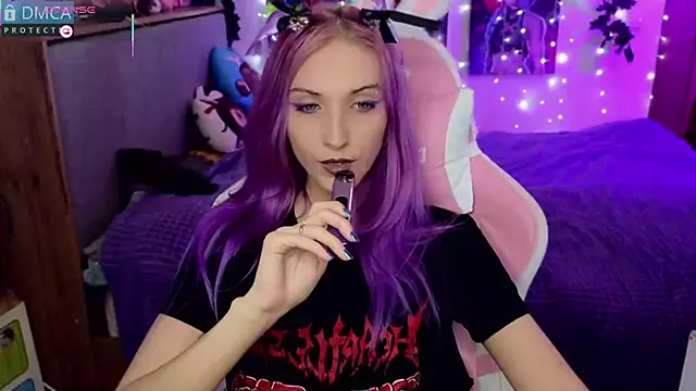 Violet Noir online show from January 22, 2025, 7:35 am