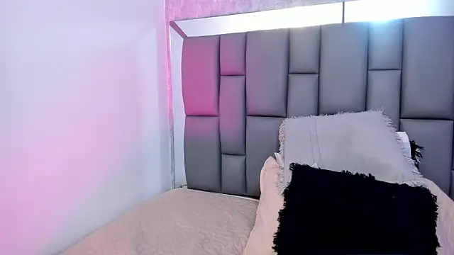  MiaBrown  online show from January 27, 2025, 6:09 pm