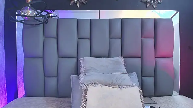  MiaBrown  online show from September 12, 2025, 12:05 pm