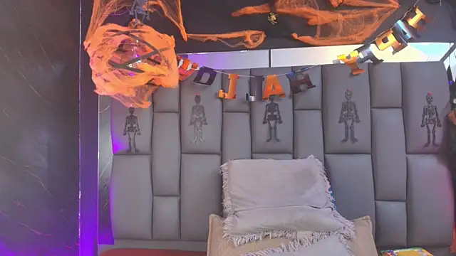  MiaBrown  online show from November 1, 2025, 12:07 pm