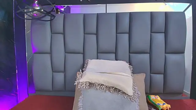  MiaBrown  online show from November 6, 2025, 12:06 pm