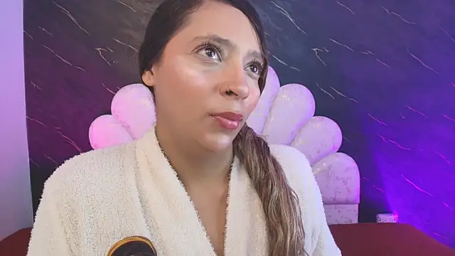  MiaBrown  online show from April 15, 2026, 12:12 pm