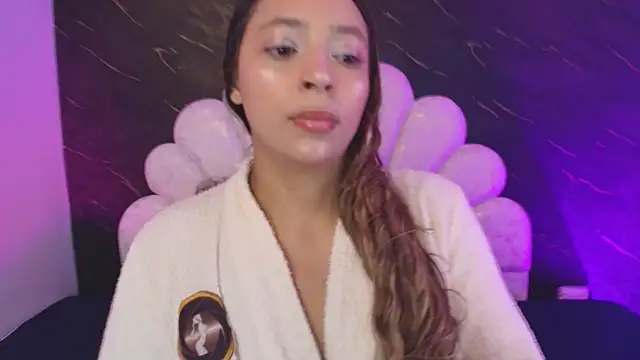 Snapshot of _MiaBrown_ chatting on May 6, 2026, 12:10 pm MiaBrown online show from May 6, 2026, 12:10 pm