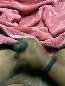 Snapshot of Honeydick7 chatting on February 15, 2025, 5:39 pm Honeydick7 online show from February 15, 2025, 5:39 pm