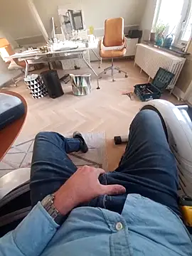 jk1981jk online show from September 29, 2025, 7:24 am