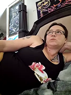 angelbaby1998 online show from February 4, 2026, 8:03 pm