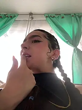 Nicollemays online show from March 17, 2025, 12:04 pm