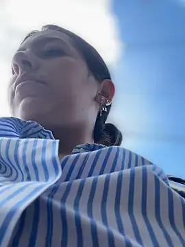 Nicollemays online show from September 25, 2025, 2:21 pm