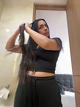 Nicollemays online show from March 24, 2026, 2:11 pm