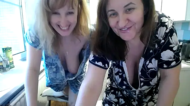 Snapshot of DonnaMagdalena chatting on December 9, 2024, 12:19 pm DonnaMagdalena online show from December 9, 2024, 12:19 pm