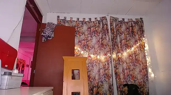 Snapshot of yselahot chatting on February 19, 2025, 3:05 pm yselahot online show from February 19, 2025, 3:05 pm