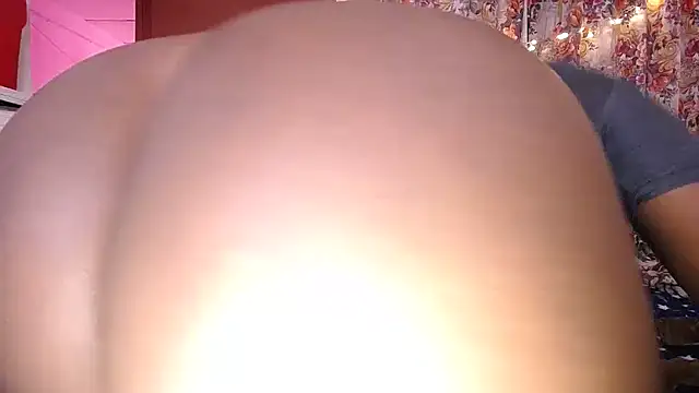 Snapshot of yselahot chatting on February 25, 2025, 6:20 pm yselahot online show from February 25, 2025, 6:20 pm