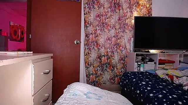 Snapshot of yselahot chatting on March 7, 2025, 8:22 pm yselahot online show from March 7, 2025, 8:22 pm