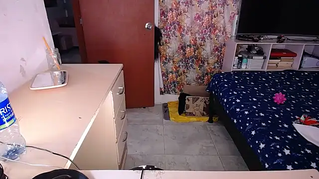 Snapshot of yselahot chatting on March 7, 2025, 11:27 pm yselahot online show from March 7, 2025, 11:27 pm