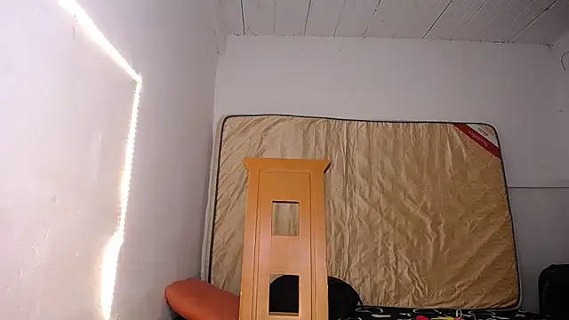 Snapshot of yselahot chatting on October 25, 2025, 2:46 pm yselahot online show from October 25, 2025, 2:46 pm