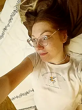  Sweet Love  online show from December 17, 2024, 3:17 am