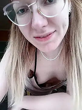  Sweet Love  online show from February 10, 2025, 1:44 pm