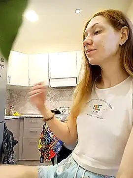  Sweet Love  online show from October 13, 2025, 12:27 pm